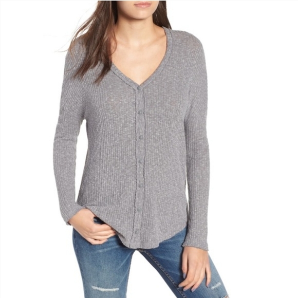 bp Tops - NWOT WOMEN'S NORDSTROM BP GRAY V-NECK BUTTON DOWN